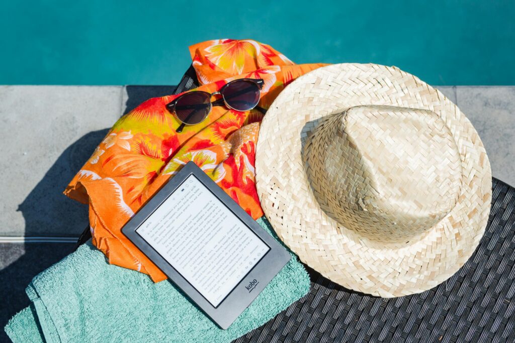 kindle sun hat sun glasses